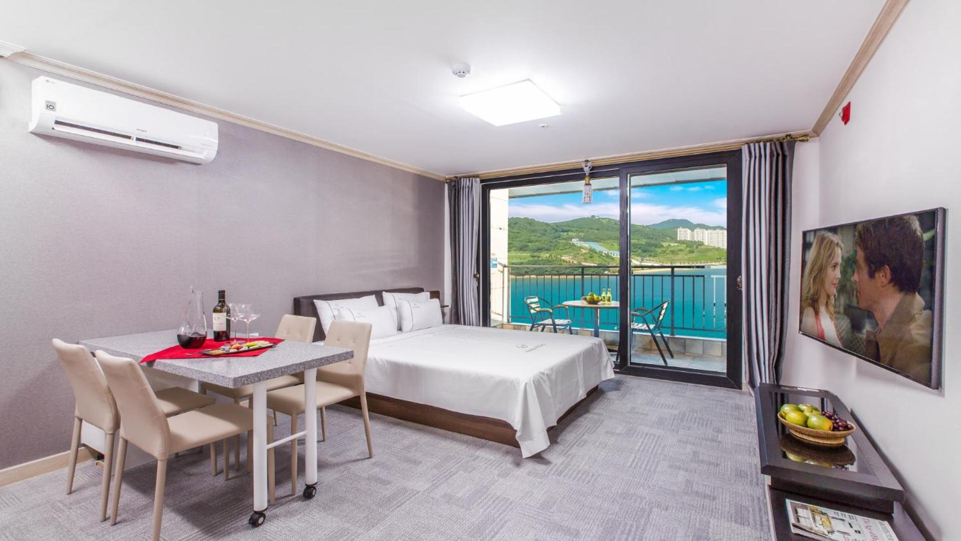 Onda D'Oro Hostel Yeosu Eksteriør billede
